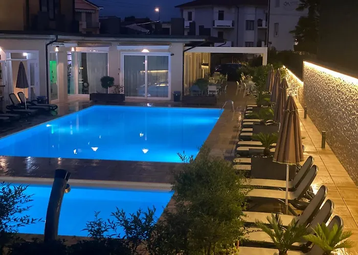 Green Park Hotel